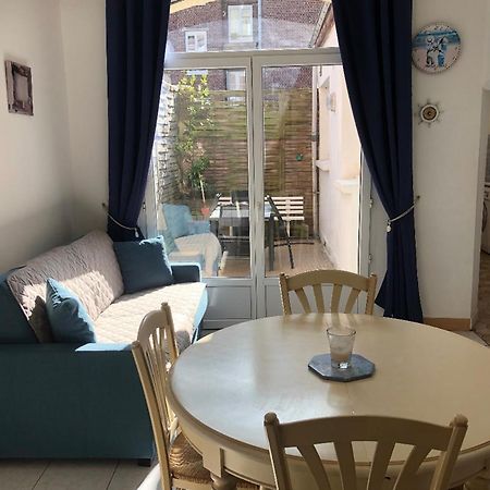 Appartement Avec Cour A 50M De La Plage 梅尔·莱斯·拜恩斯 外观 照片
