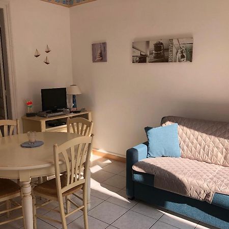 Appartement Avec Cour A 50M De La Plage 梅尔·莱斯·拜恩斯 外观 照片